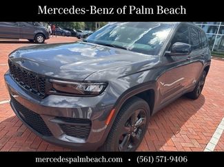 Used 2023 Jeep Grand Cherokee Altitude image 1
