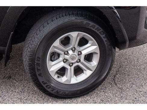 Used 2022 Toyota 4Runner SR5 Premium w/ Moonroof Package AWD/4WD image 30