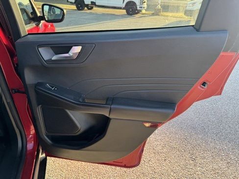 Used 2024 Ford Escape ST-Line image 30
