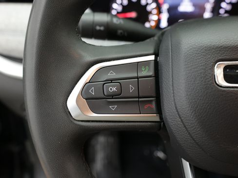 Used 2024 Jeep Compass Latitude AWD/4WD image 25