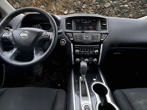 Used 2019 Nissan Pathfinder S image 11