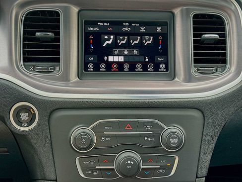 Used 2019 Dodge Charger SXT w/ Leather Interior Group image 16