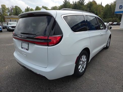 Used 2022 Chrysler Pacifica Touring-L image 22