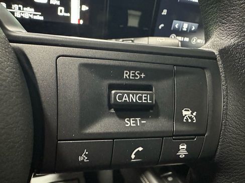 Used 2025 Nissan Kicks SV AWD/4WD image 20