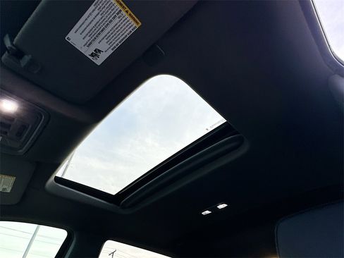 Used 2024 GMC Sierra 1500 Denali w/ Denali Reserve Package image 11