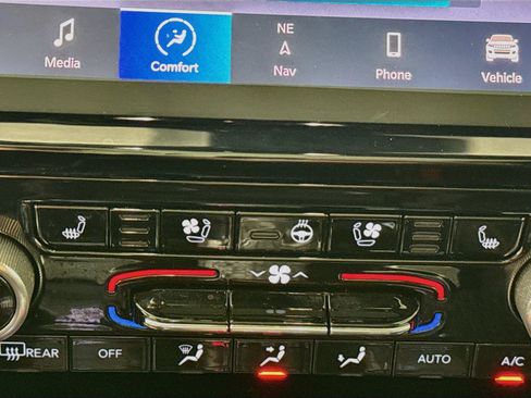 Used 2023 Jeep Grand Cherokee L Summit AWD/4WD image 16