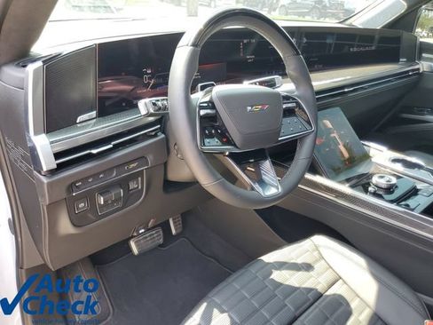 Certified 2026 Cadillac Escalade V w/ LPO, ONYX Package AWD/4WD image 22