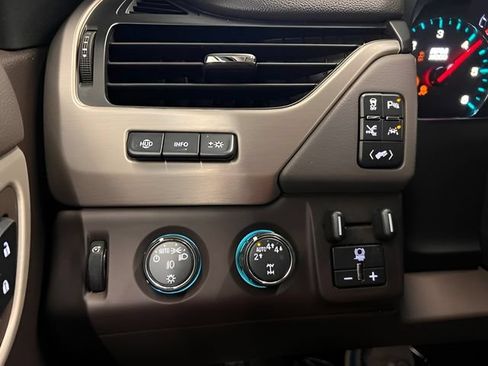 Used 2019 GMC Yukon Denali AWD/4WD image 24
