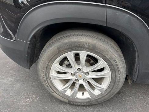 Used 2021 Chevrolet TrailBlazer LS FWD image 3