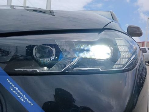 Certified 2025 BMW X5 sDrive40i w/ Climate Comfort Package RWD image 4