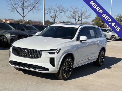 Certified 2025 Volvo XC90 B6 Plus image 3