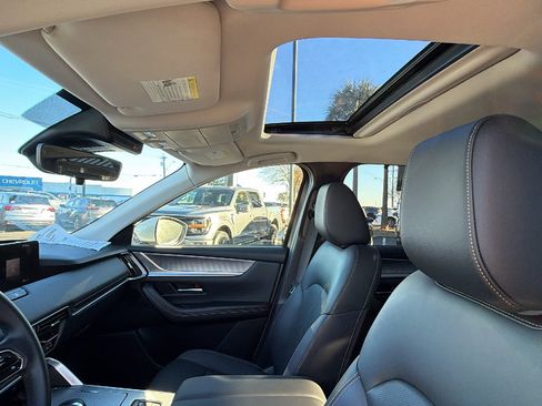 Certified 2025 MAZDA CX-90 3.3 Turbo w/ Preferred Package image 16