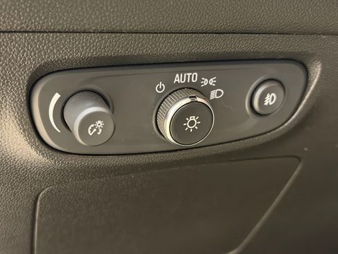 Used 2021 Buick Encore GX Preferred w/ Cold Weather Comfort Package image 19