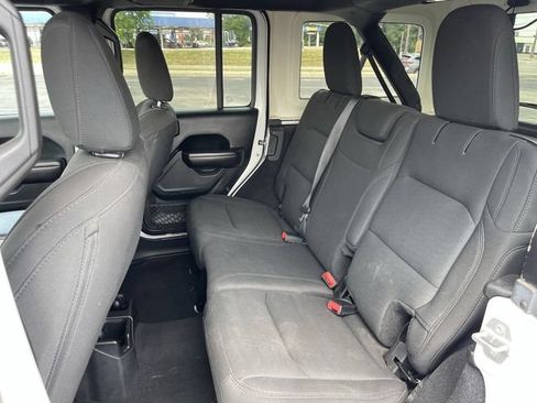 Used 2019 Jeep Wrangler Unlimited Sport S AWD/4WD image 21