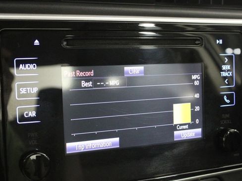 Used 2017 Toyota Corolla LE image 33