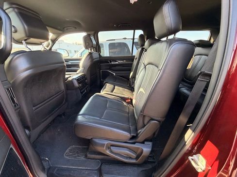 Used 2024 Jeep Wagoneer 4WD image 11