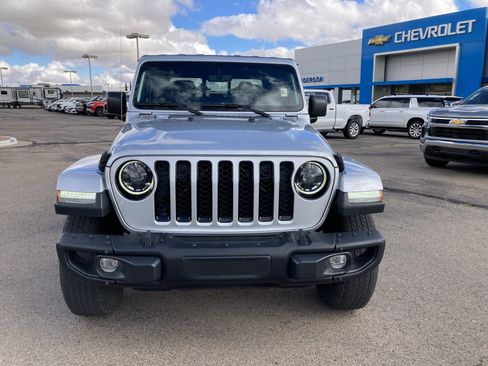 Used 2023 Jeep Gladiator Sport image 2
