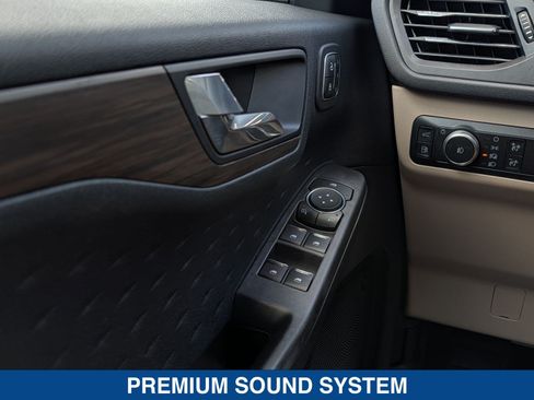 Certified 2020 Ford Escape Titanium FWD image 25