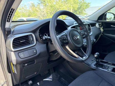 Used 2017 Kia Sorento L FWD image 24