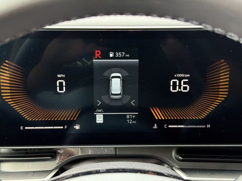 New 2026 Kia Carnival EX FWD image 35