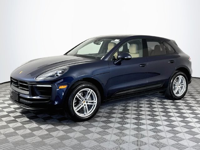 Used 2023 Porsche Macan AWD/4WD image 2