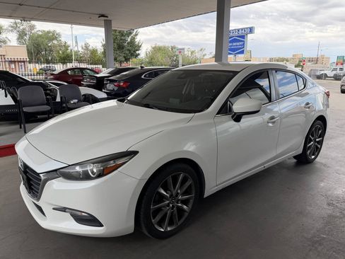 Used 2018 MAZDA MAZDA3 Touring FWD image 4