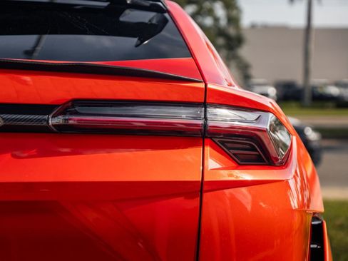 Used 2024 Lamborghini Urus Performante image 12