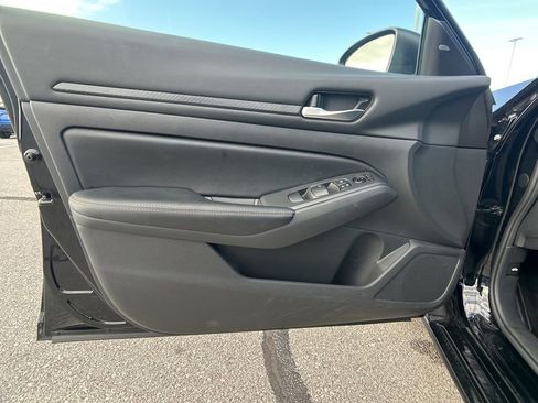 Used 2024 Nissan Altima 2.5 SV image 34