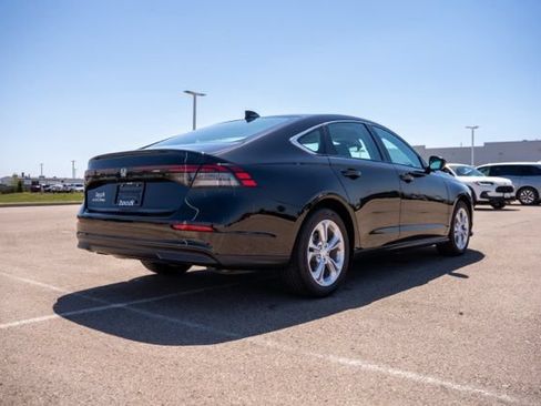 Used 2023 Honda Accord LX image 7