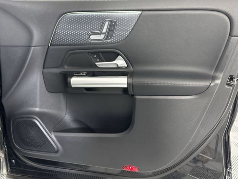 Used 2025 Mercedes-Benz GLA 250 image 30
