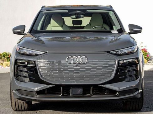 Certified 2025 Audi Q6 e-tron Premium Plus w/ Premium Plus RWD image 3