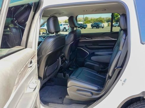 Used 2022 Jeep Grand Cherokee L Limited w/ Black Appearance Package RWD image 12