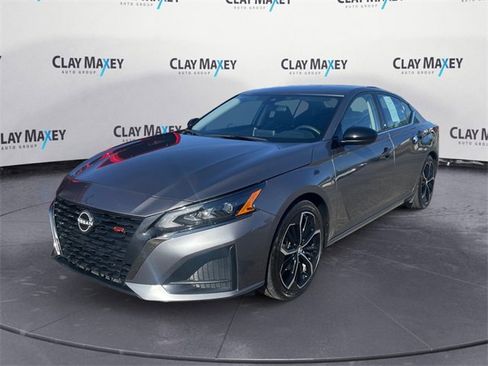 Used 2024 Nissan Altima 2.5 SR image 1