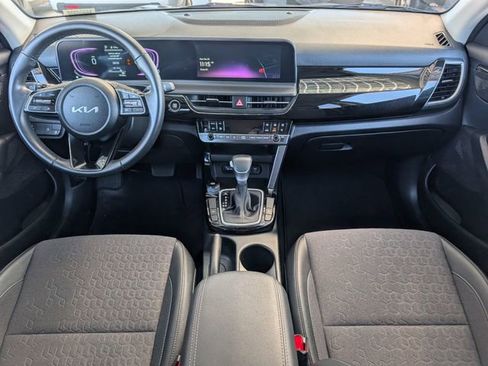 Used 2025 Kia Seltos S image 24