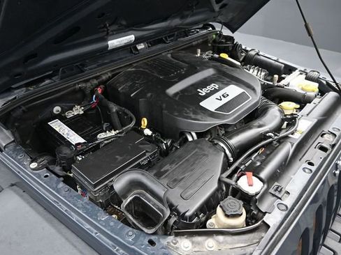 Used 2016 Jeep Wrangler Unlimited Sport w/ Connectivity Group image 41