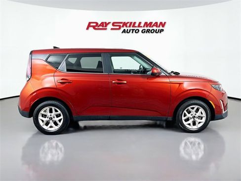 Used 2023 Kia Soul LX w/ LX Technology Package image 8