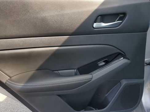 Used 2021 Nissan Altima 2.5 SV w/ SV Premium Package image 13