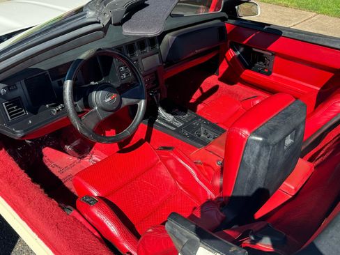 Used 1988 Chevrolet Corvette Convertible RWD image 19