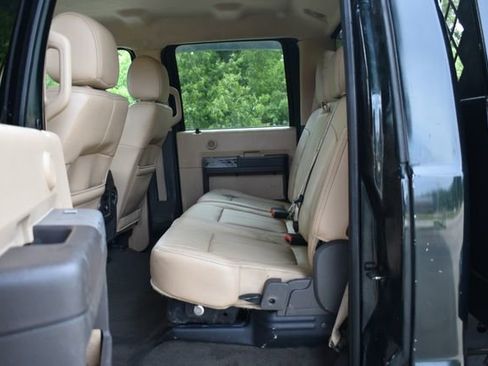 Used 2015 Ford F550 4x4 Crew Cab Super Duty w/ Lariat Interior Package image 13