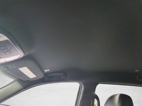 Used 2019 Jeep Grand Cherokee Altitude RWD image 12
