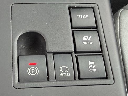 Used 2023 Toyota Highlander XLE AWD/4WD image 29