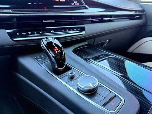 Used 2021 Cadillac Escalade Sport w/ Driver Assist Tech Package image 18