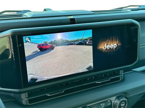 New 2025 Jeep Gladiator Sport image 13