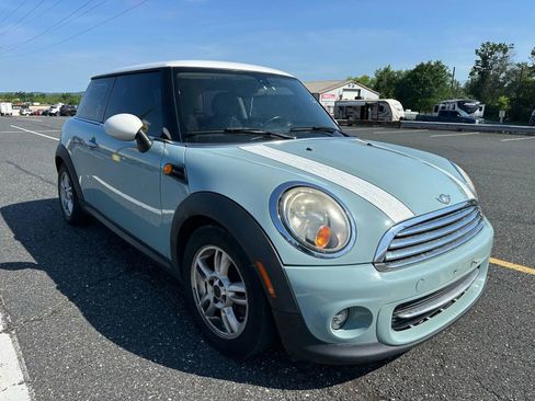 Used 2013 MINI Cooper Hardtop image 2