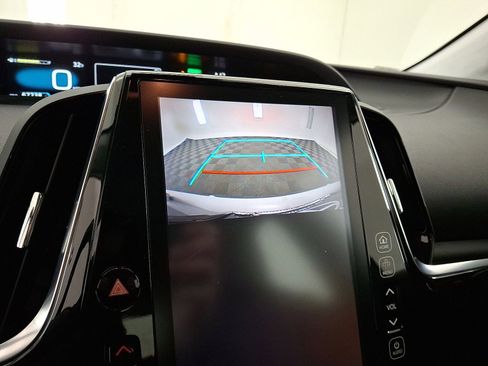 Used 2018 Toyota Prius Prime Advanced image 15