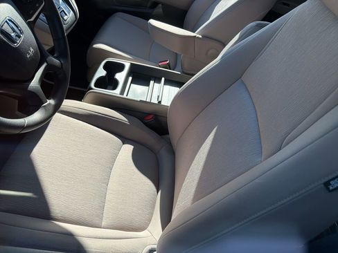 Used 2019 Honda Odyssey EX image 4