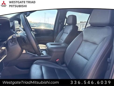 Used 2023 Chevrolet Suburban LT RWD image 9