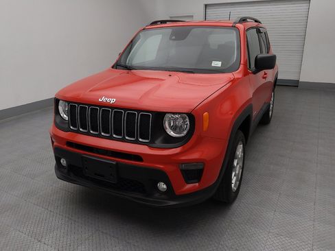 Used 2023 Jeep Renegade Latitude w/ Premium Group AWD/4WD image 15