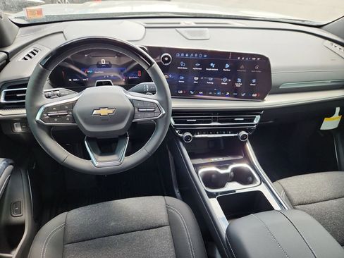 New 2025 Chevrolet Traverse LT w/ Enhanced Driving Package image 10