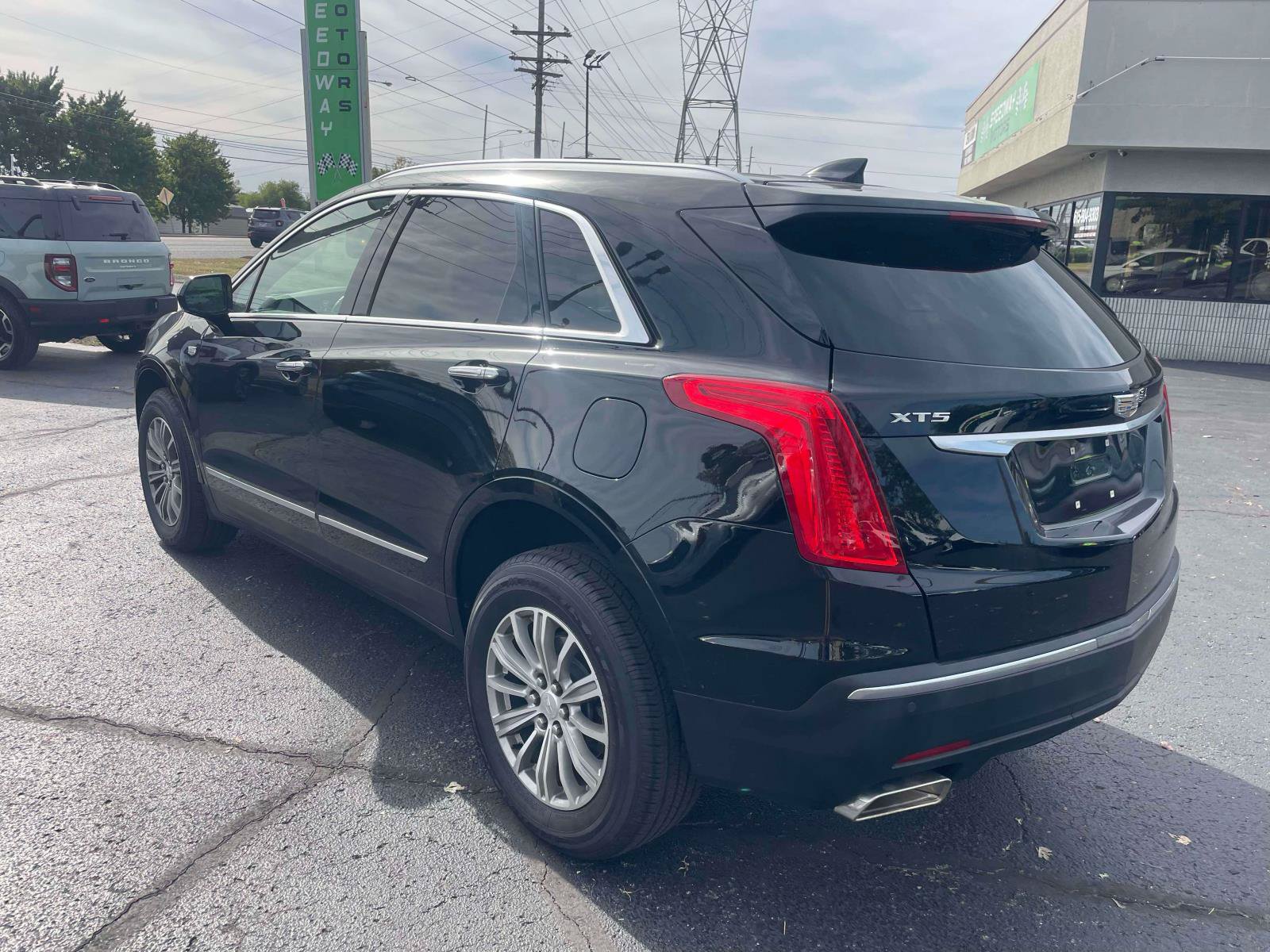 Used 2019 Cadillac XT5 Luxury FWD image 5